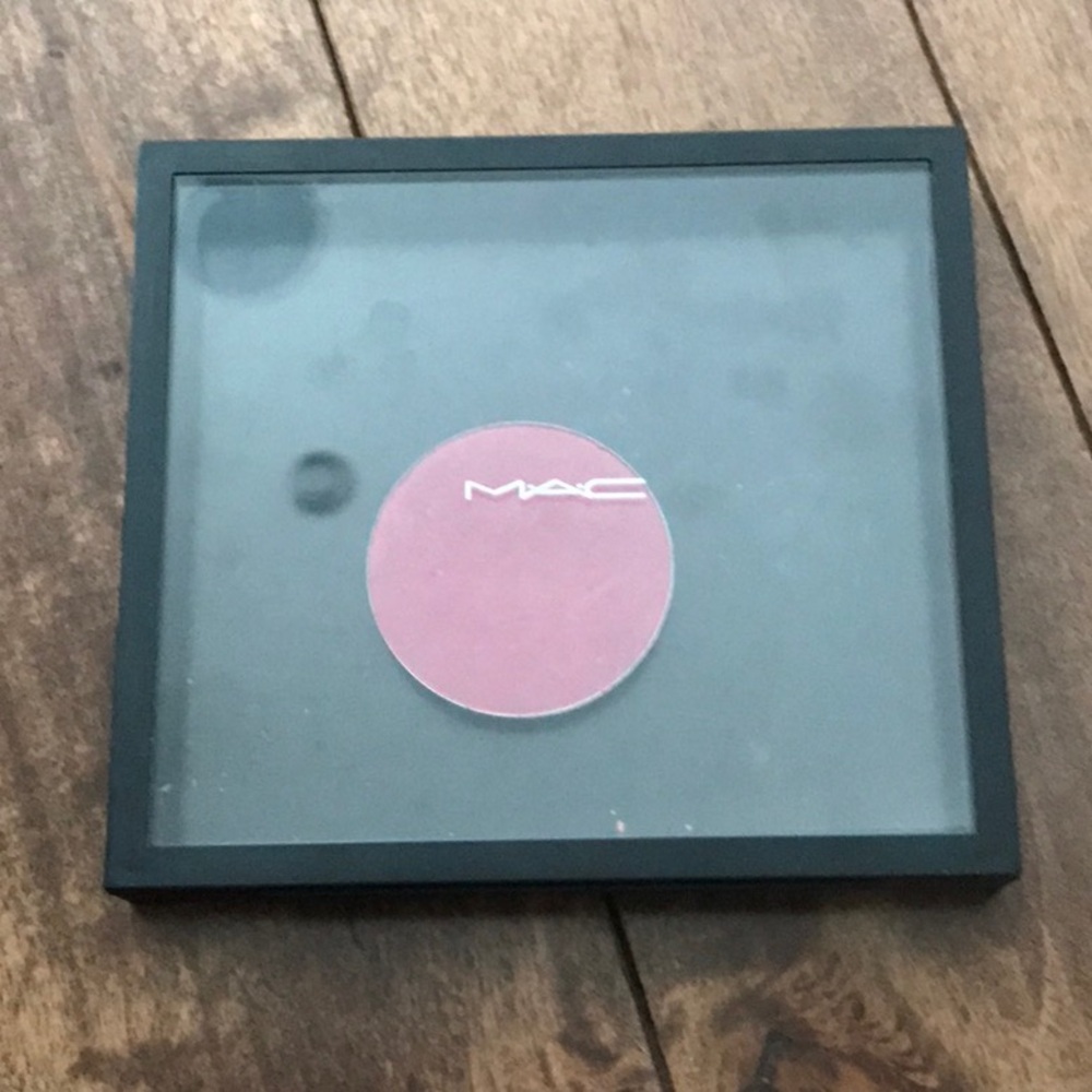 Mac Blush- Stubborn